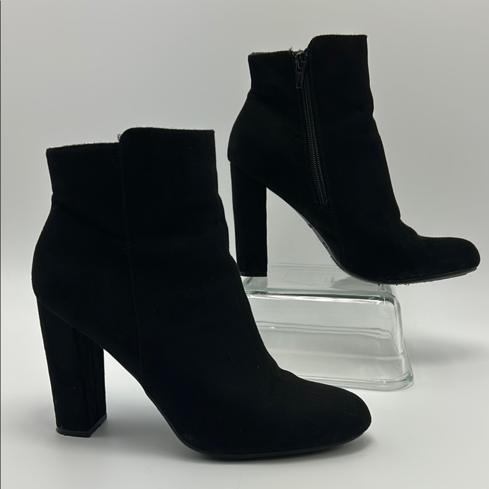 BAMBOO Faux Suede Ankle Boots Women's 9 Black Chunky Heel Booties Zip Almond Toe - Picture 3 of 16
